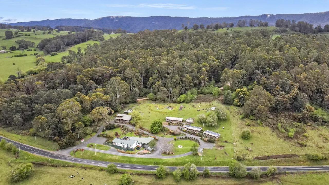 โมล ครีก เคบินส์ Hotel Mole Creek ภายนอก รูปภาพ