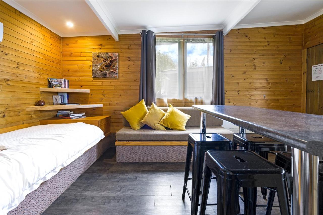 โมล ครีก เคบินส์ Hotel Mole Creek ภายนอก รูปภาพ