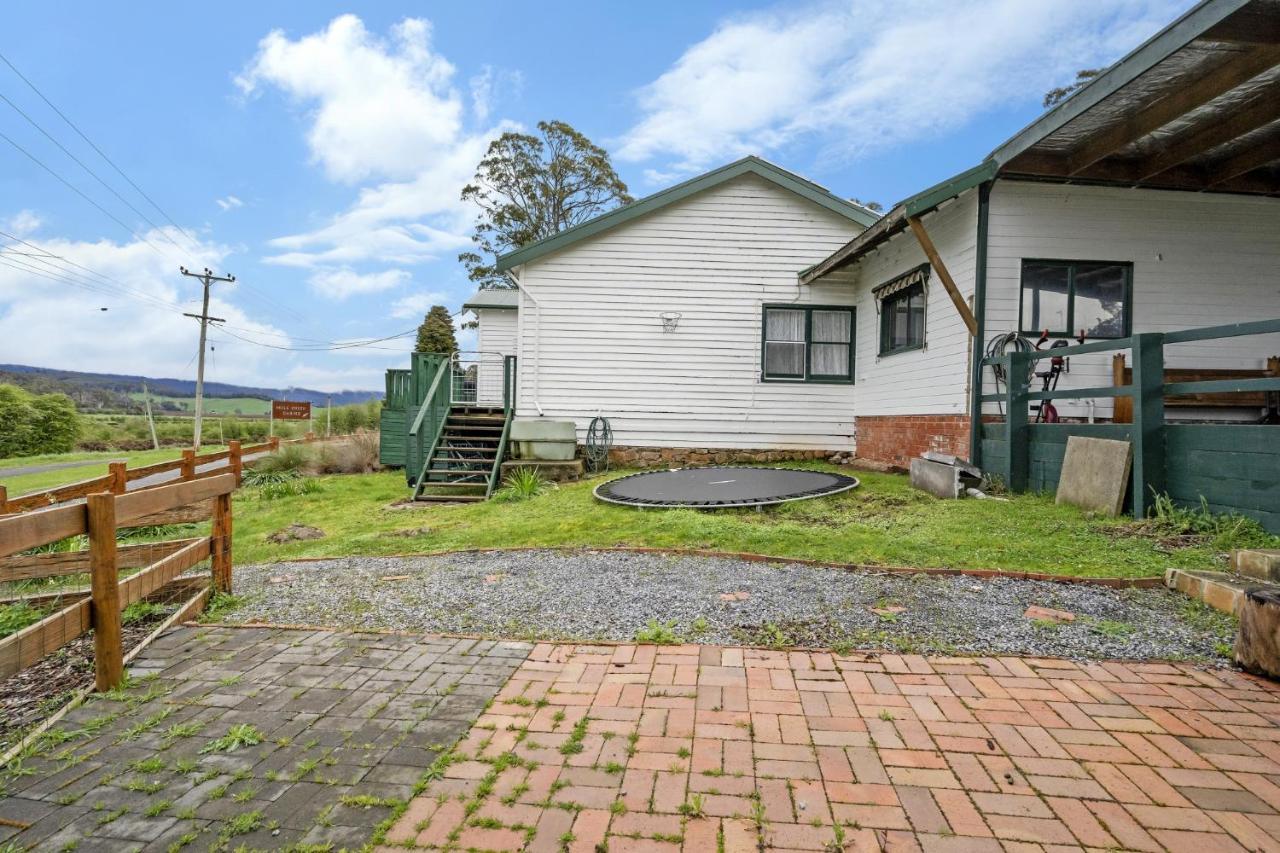 โมล ครีก เคบินส์ Hotel Mole Creek ภายนอก รูปภาพ