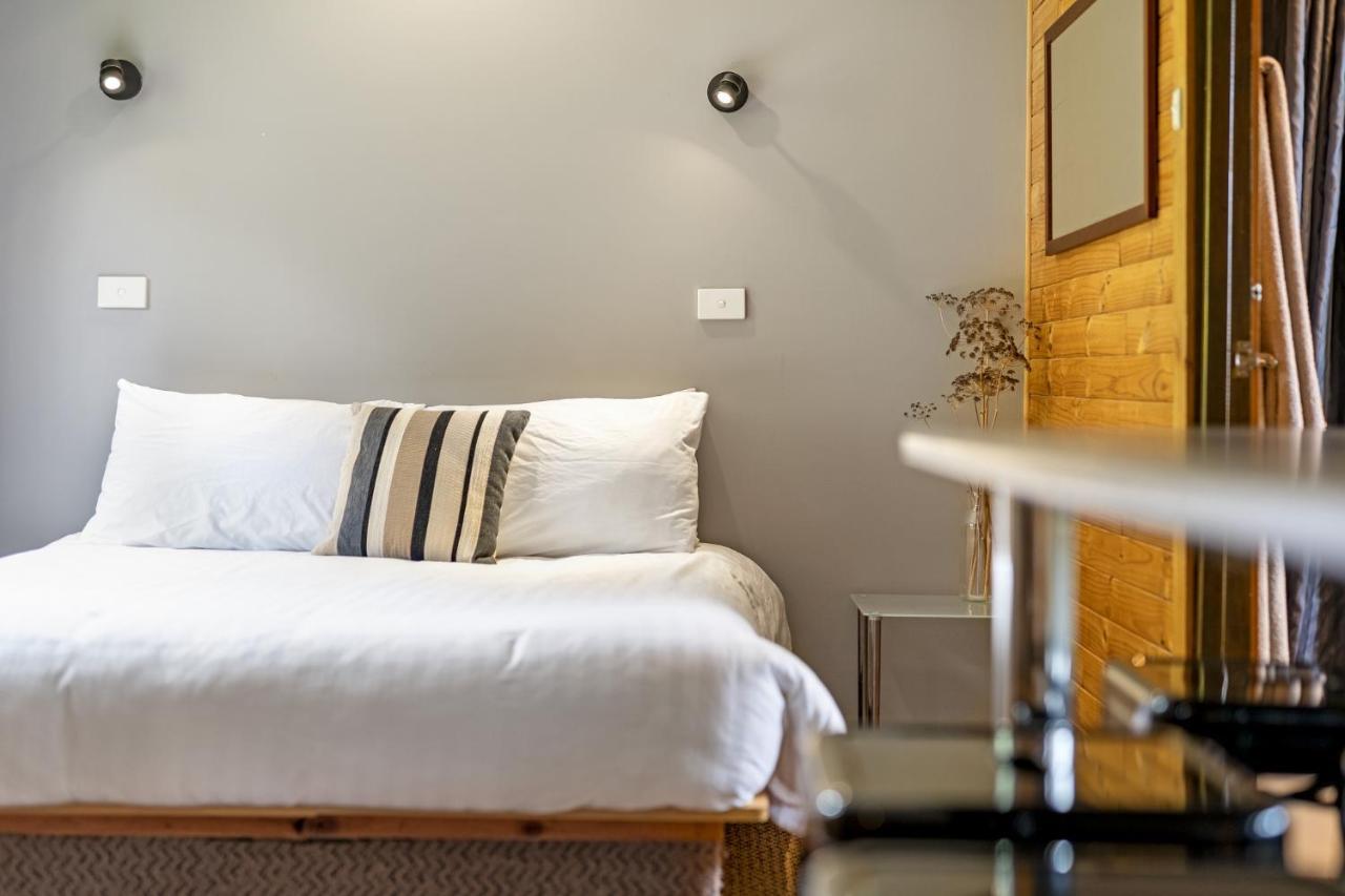 โมล ครีก เคบินส์ Hotel Mole Creek ภายนอก รูปภาพ