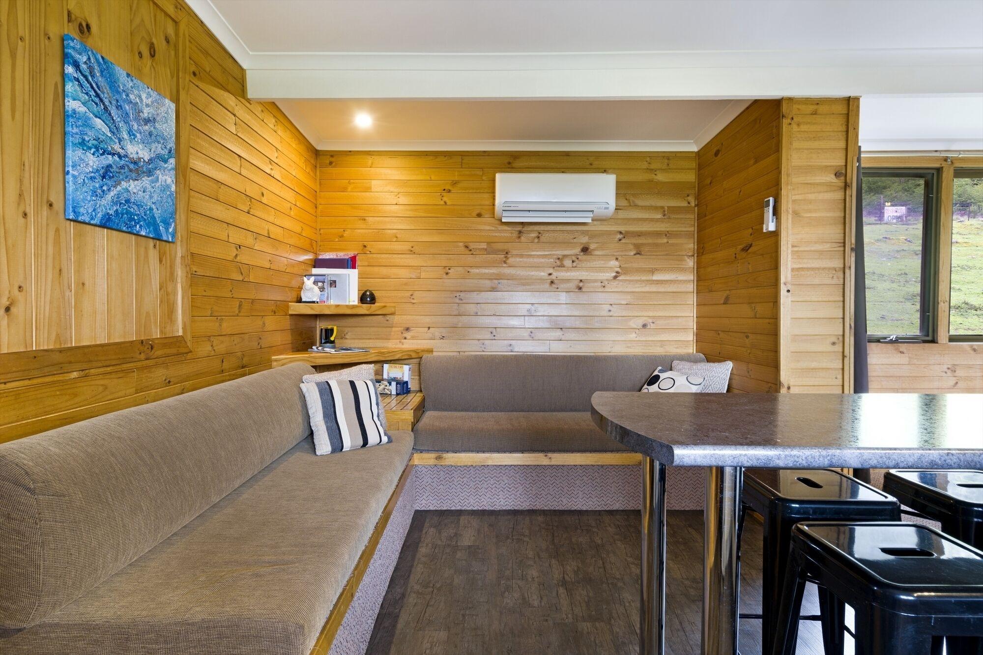 โมล ครีก เคบินส์ Hotel Mole Creek ภายนอก รูปภาพ